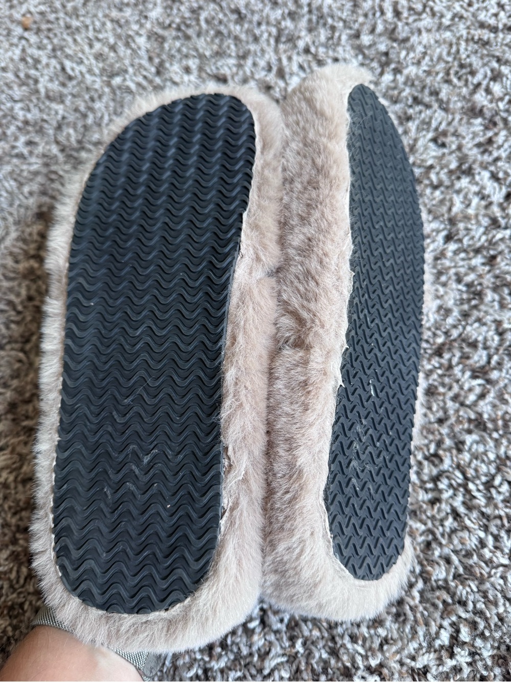 French Connection Slippers Open Toe Beige Faux Fur Size 8 9 NEW - Picture 4 of 5